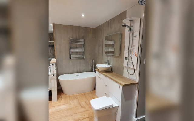 04 - Ipswich Plumb Store Bathroom Showroom - Aqualisa